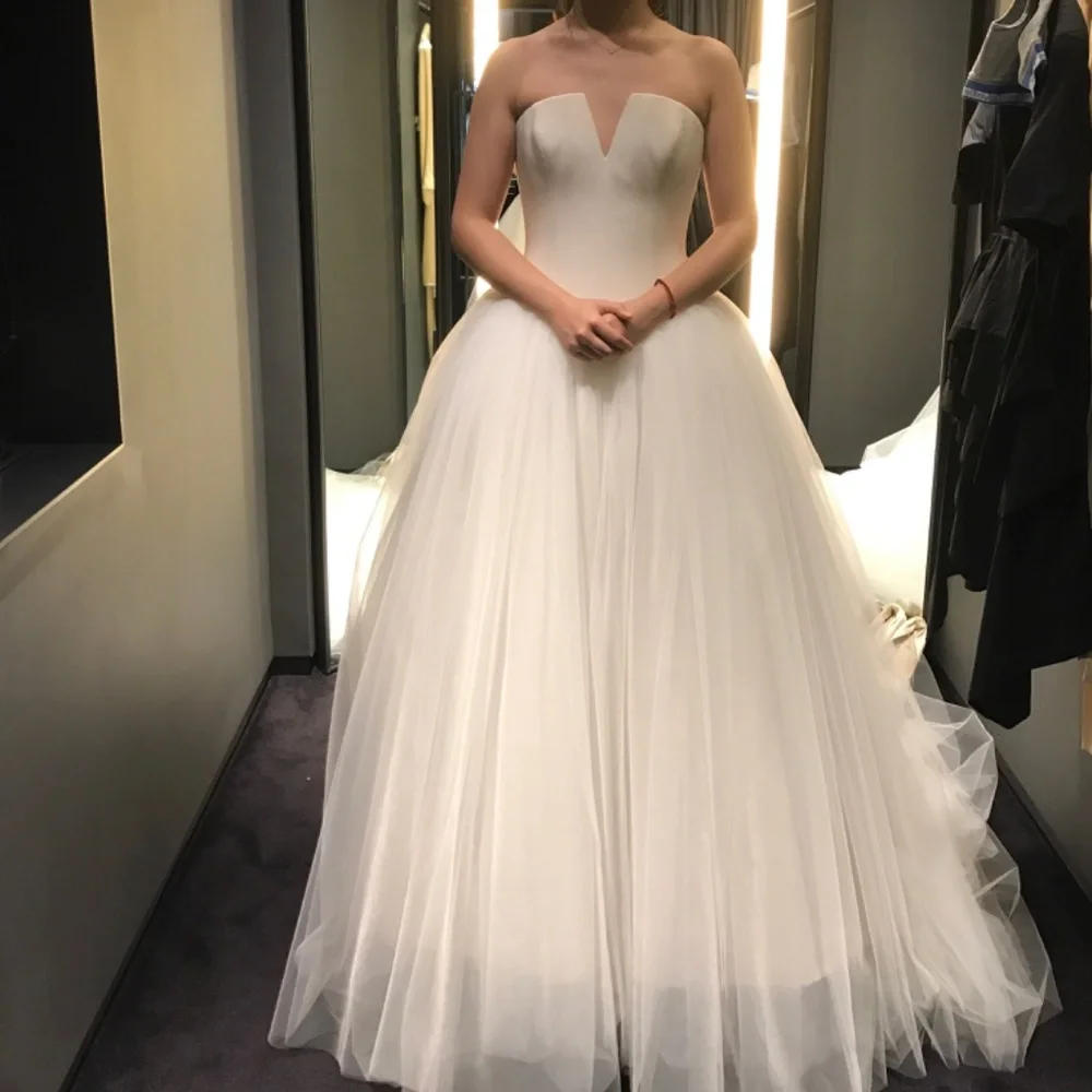 Vera Wang Fernanda Wedding Gown In Pristine Condition - Picture 2 of 11